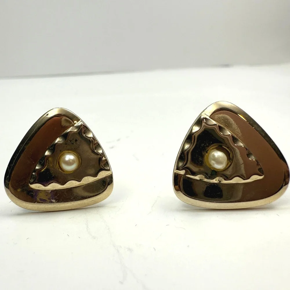 Vtg Mens Triangle Faux Pearl Accent Cufflinks Gold Tone Classic Jewelry 1 in